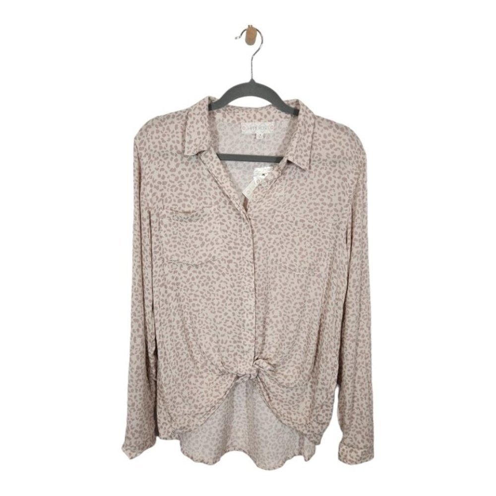 NWT Hippie Rose Animal Print‎ Button Down Shirt in Oatmeal Leopard - Size medium